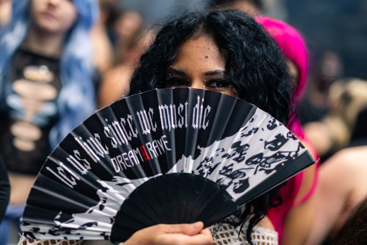 Loading... just a sec